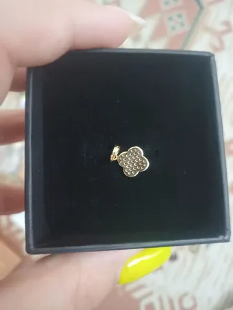 آویز گردنبند طلا 18 عیار زنانه ماوی گالری مدل ونکلیف تمام نگین بلورین