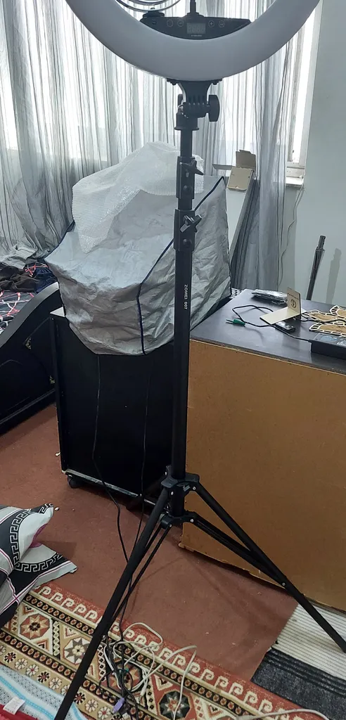 سه پایه نگهدارنده  نور زومی مدل Professional ZM 807