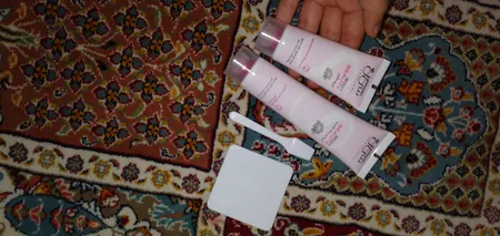 کرم بی رنگ کننده مو صورت و بدن سی گل مدل Bleaching مناسب انواع پوست حجم 60 میلی لیتر به همراه کرم مکمل 30 میلی لیتر