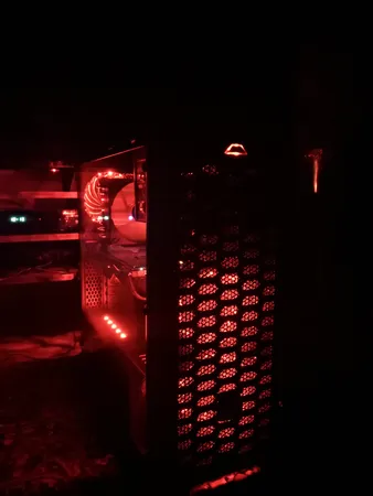 کیس کامپیوتر گیمینگ گرین مدل STRIKER