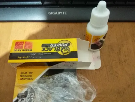 مایع پاک کننده انواع چسب بلک پاور مدل A100 حجم ۲۰ میلی لیتر