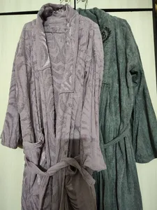 تجریه خرید حوله پالتویی موردوم مدل تن پوش برجسته کد SA-90 سایز 125 سانتی متر