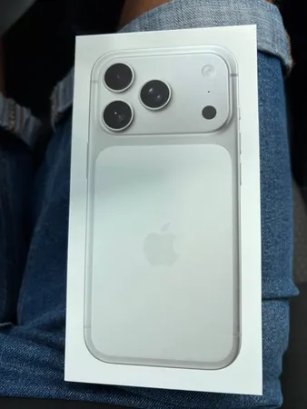 گوشی موبایل اپل مدل iPhone 16 Pro Max ZAA دو سیم کارت ظرفیت 256 گیگابایت و رم 8 گیگابایت