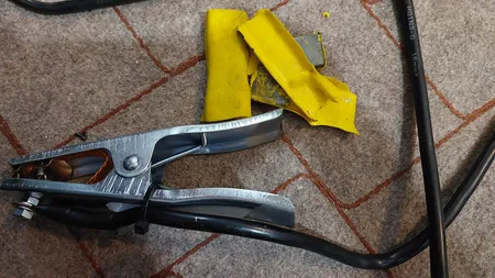 گیره اتصال به زمین جوشکاری وینر مدل W-007 ظرفیت 300 آمپر