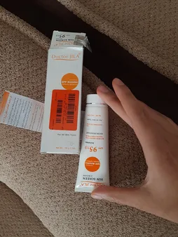 کرم ضدآفتاب دکتر ژیلا مدل Invisible با SPF95، حجم 50میلی‌لیتر