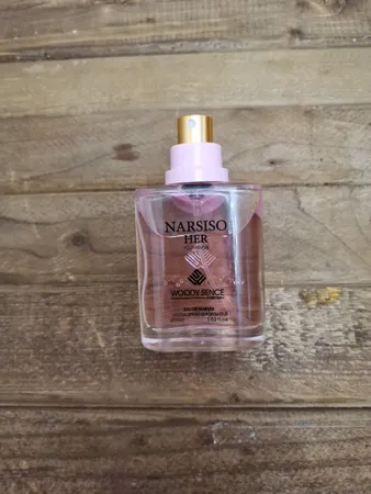 عطر جیبی زنانه وودی سنس مدل NARSISO HER حجم 30 میلی لیتر