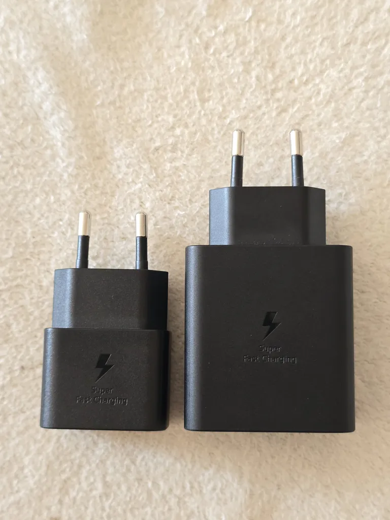 شارژر دیواری 50 وات سامسونگ مدل EP-T5020XBEGWW به همراه کابل USB-C