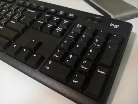 کیبورد و ماوس بی‌سیم لاجیتک مدل MK270