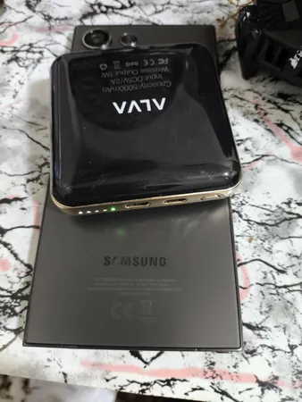 پاوربانک بی سیم آلوا مدل ym-545 ظرفيت 5000 ميلی آمپر ساعت