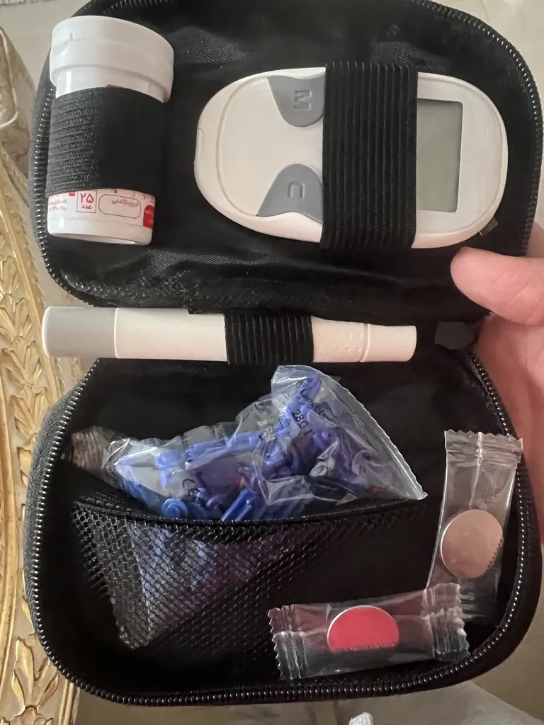 دستگاه تست قند خون دیابان مدل SMM 1000 به همراه نوار تست قند خون بسته 25 عددی