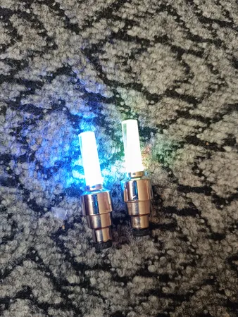 چراغ چرخ دوچرخه آیرون من مدل Rb20 بسته 2 عددی