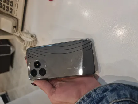 گوشی موبایل وکال مدل V0 Core دو سیم کارت ظرفیت 32 گیگابایت و رم 2 گیگابایت
