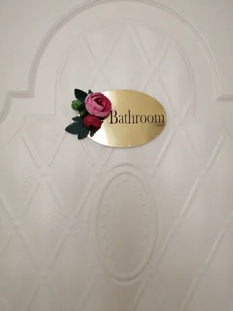 پک 2 عددی استیکر سرویس بهداشتی گل بنفش