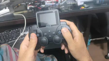 کنسول بازی قابل حمل مدل S 10