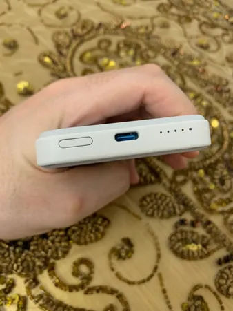 پاوربانک بی سیم انکر مدل 622 ظرفیت 5000 میلی آمپرساعت