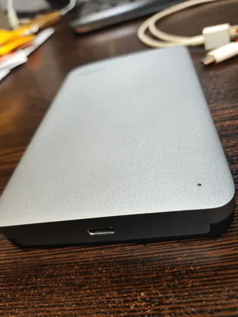 قاب هارد اکسترنال یوگرین مدل CM300-70499