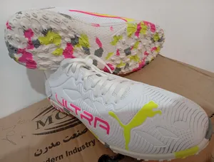 تجریه خرید کفش فوتبال مدل استوک ریز چمن مصنوعی