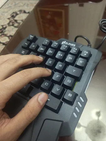 کیبورد گیمینگ ایلون مدل GK104، سوییچ ممبران، Tenkeyless، نورپردازی LED RGB