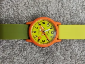 تجریه خرید ساعت مچی عقربه ای دخترانه کیو اند کیو مدل VS49J008Y