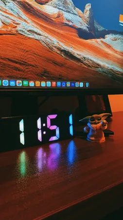 ساعت رومیزی دیجیتال مدل صفحه رنگی کد GH0725D