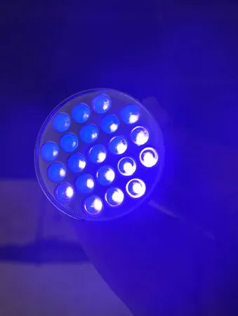 چراغ قوه دستی مدل HW-F600