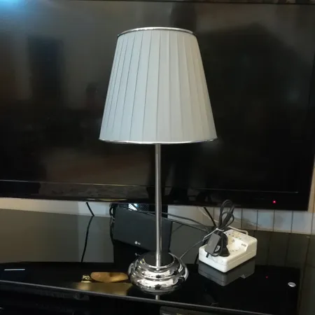 آباژور رومیزی مدل V014