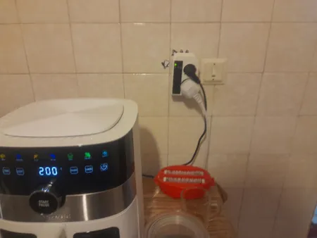 محافظ ولتاژ گرین لاین مدل GLP162