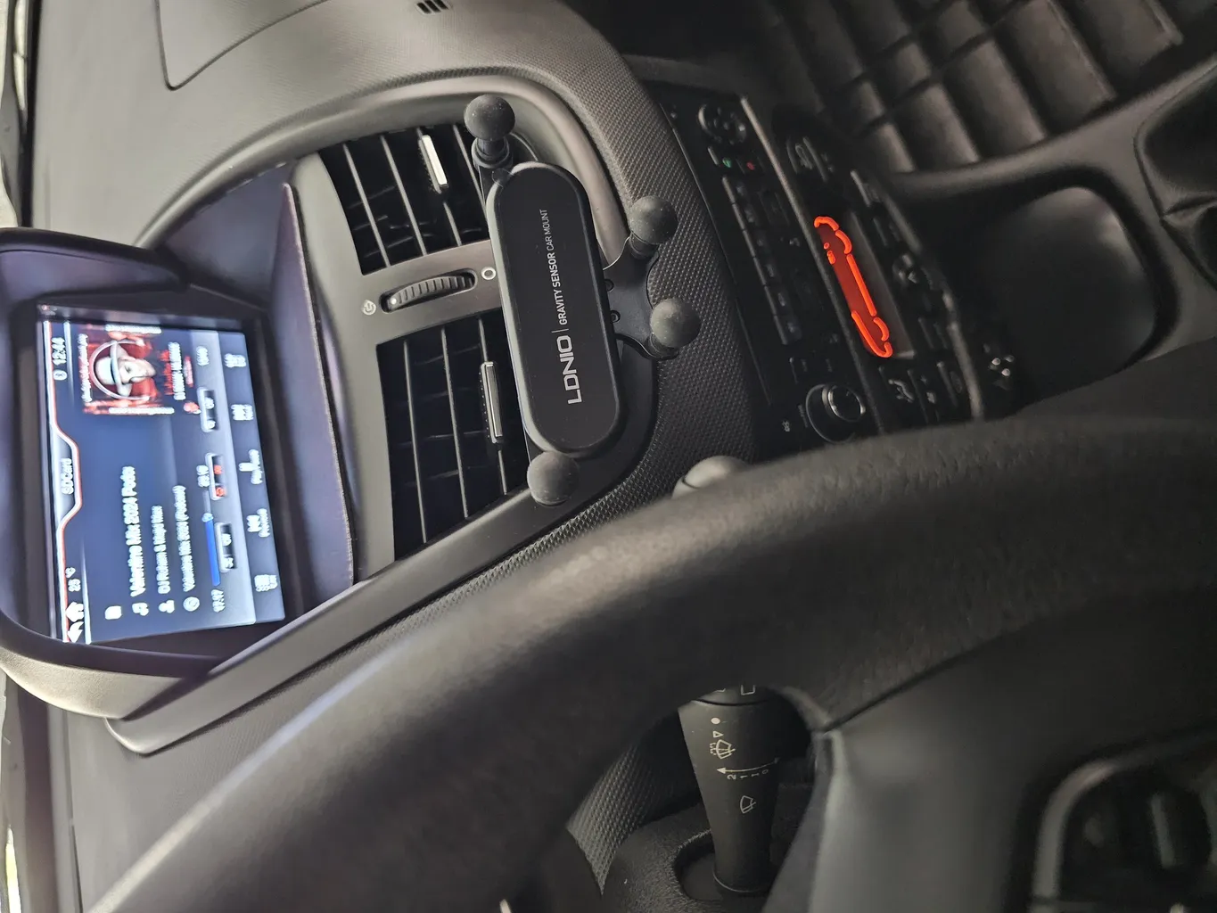 پایه نگهدارنده گوشی موبایل و تبلت الدینیو مدل MG03