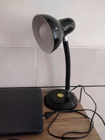 چراغ مطالعه کد R771