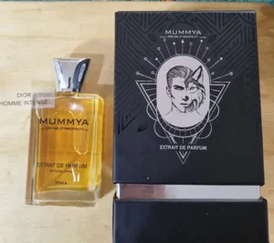 تجریه خرید اکستریت پرفیوم مردانه مومیا مدل دیور هوم اینتنس با رایحه گرم حجم 50 میلی لیتر