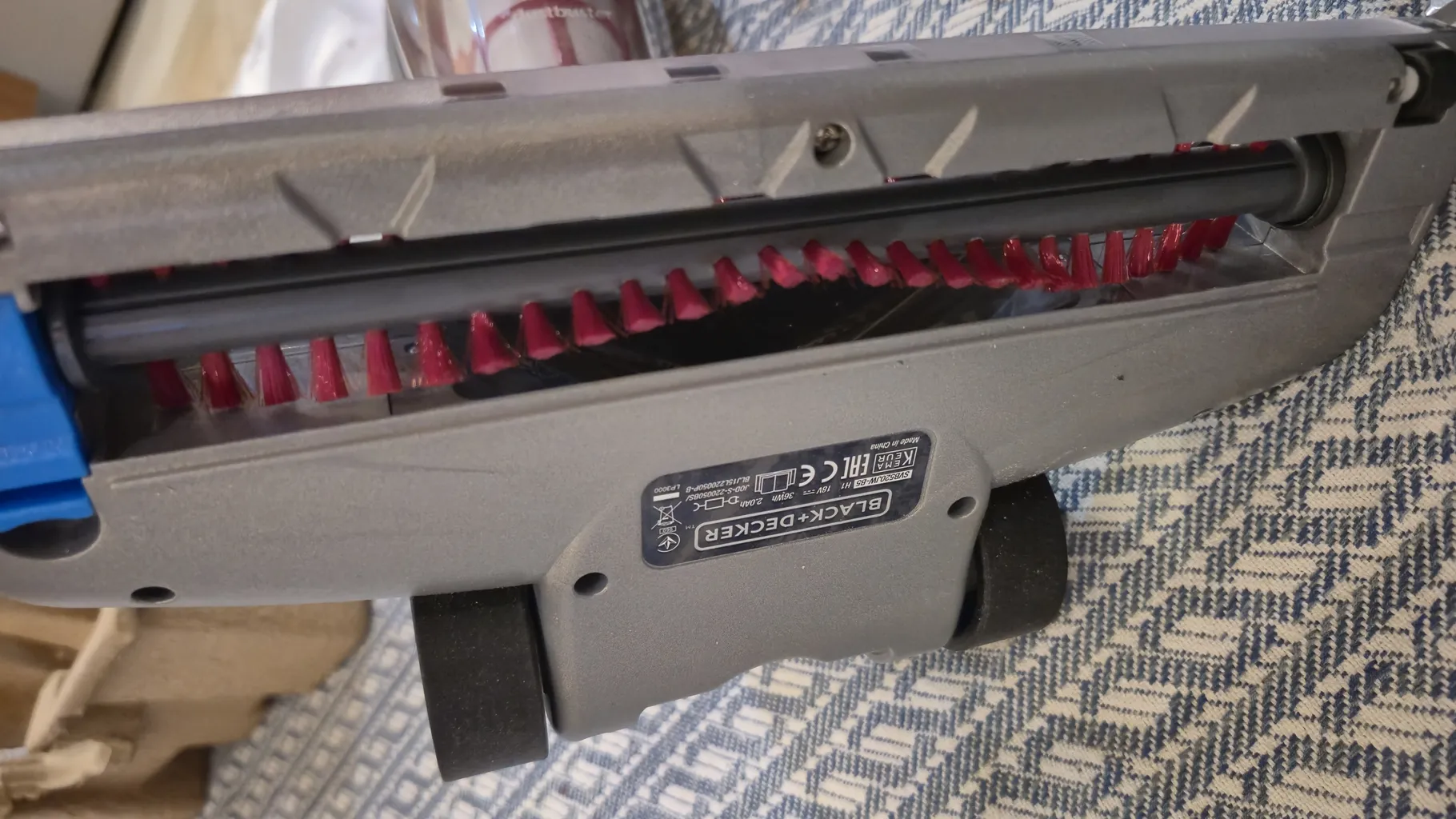 جارو شارژی بلک اند دکر مدل SVB520JW-B5
