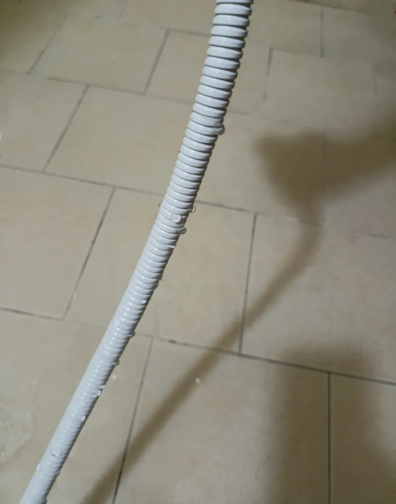 شلنگ توالت ققنوس مدل شاتاف دیاکو