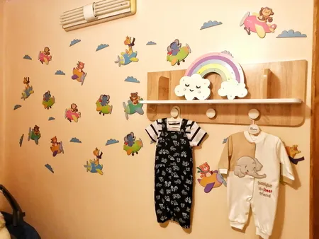 استیکر چوبی باروچین طرح حیوانات در آسمان