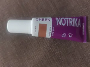 تجریه خرید رژگونه مایع نوتریکا مدل LB شماره 123