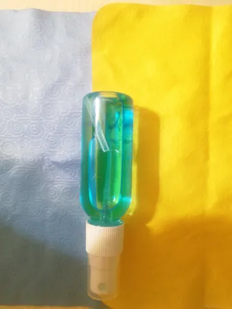 اسپری پاک کننده عینک و دستمال عینک مدل ۱۱۳ مجموعه 3 عددی