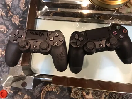 دسته بازی پلی استیشن ۴ مدل DUALSHOCK CUH-ZCT2E