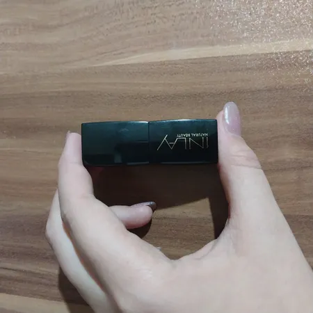 رژ لب جامد این لی مدل Midnight Srtars شماره 420