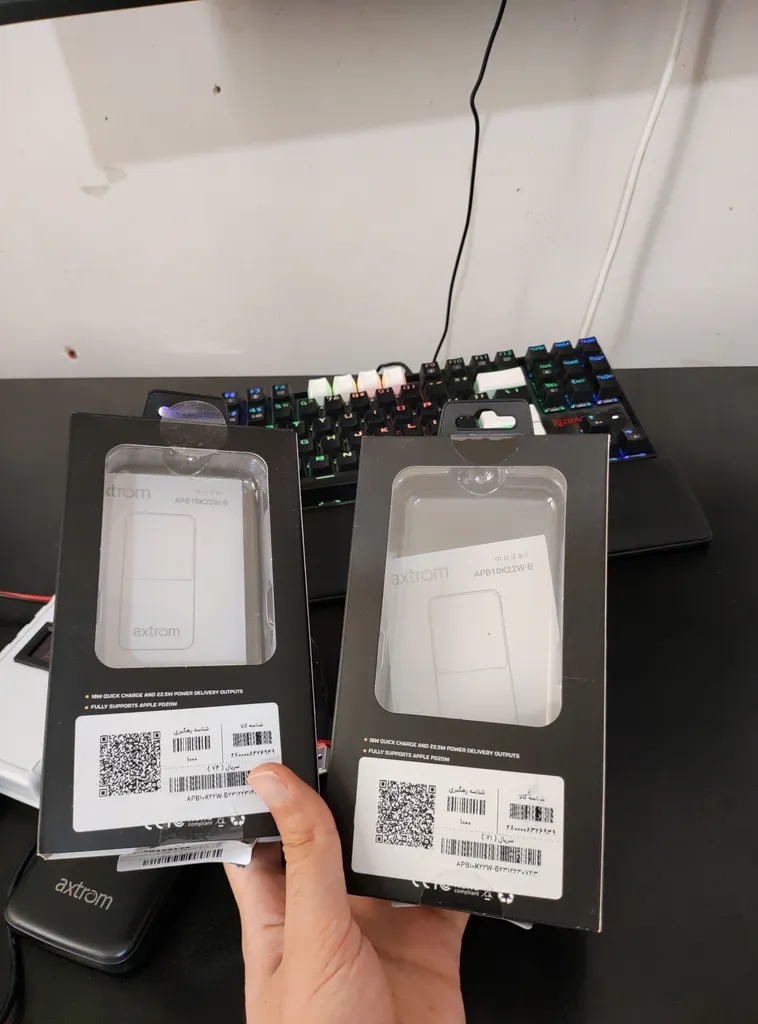 پاوربانک اکستروم مدل APB10K22W-B ظرفیت 10000 میلی آمپر ساعت