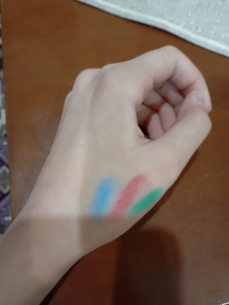 پالت سایه چشم میس لارا مدل رنگین کمان