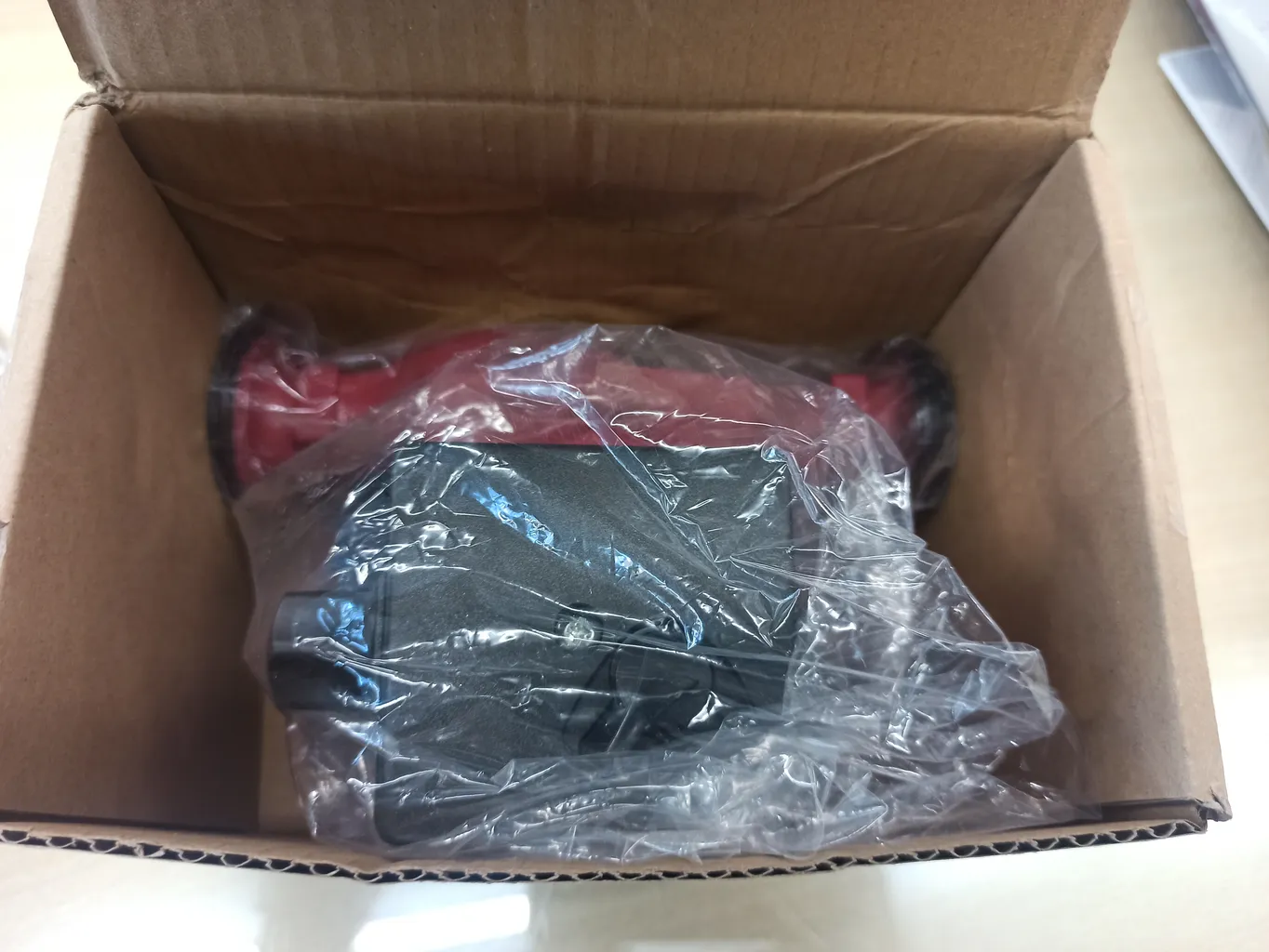 پمپ سيرکولاتور گراندفوس مدل UPS 25-60 180