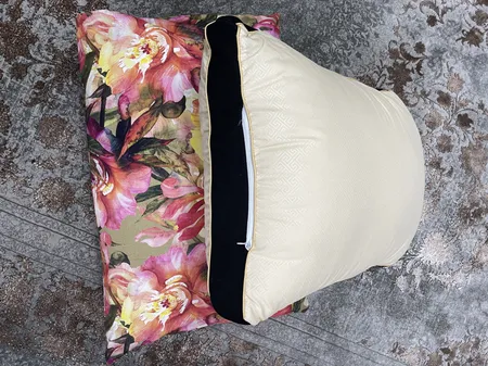 بالش آلتین باشاک مدل  Home collection