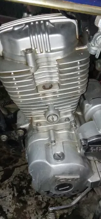 اسپری پاک کننده گریس و چربی موتورسیکلت روناکس مدل D10 حجم 450 میلی لیتر