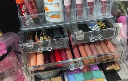 استند لوازم آرایشی نیلوشاپ مدل چهار کشو کد 4Drawers