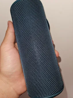 اسپیکر بلوتوثی قابل حمل وی یو مدل TITAN