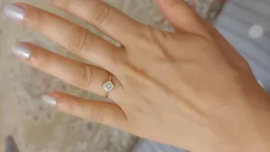 تجریه خرید انگشتر طلا 18 عیار زنانه بان گالری مدل گوارسه دوبل سایز 53