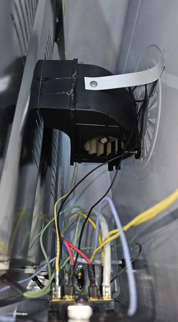 بخاری برقی تکسان مدل فن دار 6 المنته