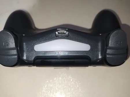 دسته بازی پلی استیشن ۴ مدل 2021