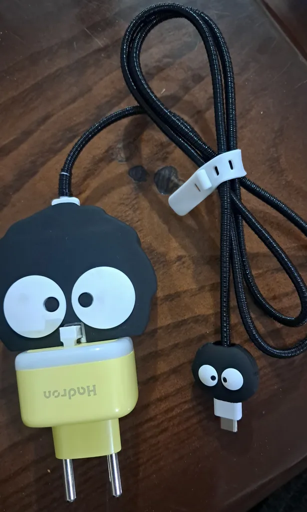 محافظ کابل وال کیس طرح هپل به همراه محافظ شارژر دیواری 25 وات سامسونگ مجموعه 4 عددی