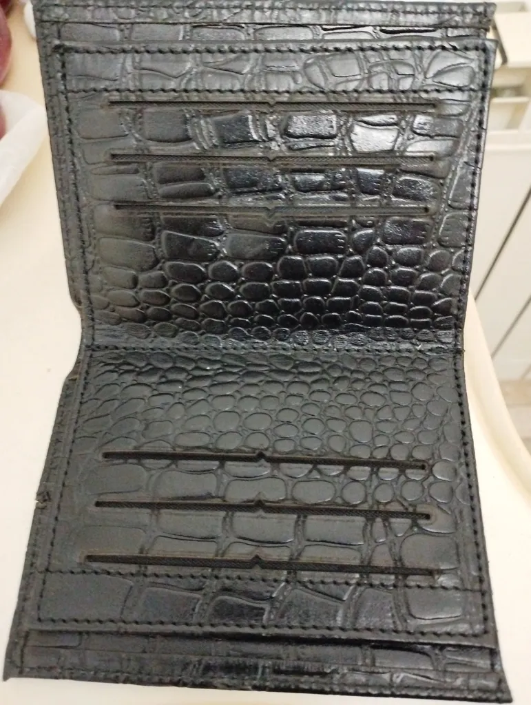 کیف پول مردانه بیورا مدل چرم طبیعی کروکودیلی کد KPK31