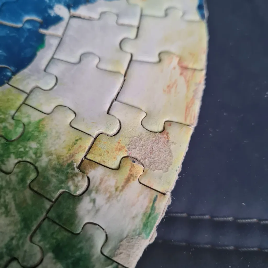 پازل 250 تکه فنسي مدل زمين طرح گرد